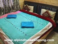 Changla Alpine Cottages Pangong Double Beded Room